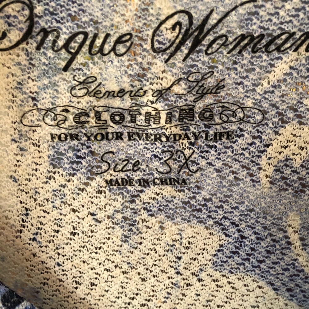 Blouse - Picture 2 of 3